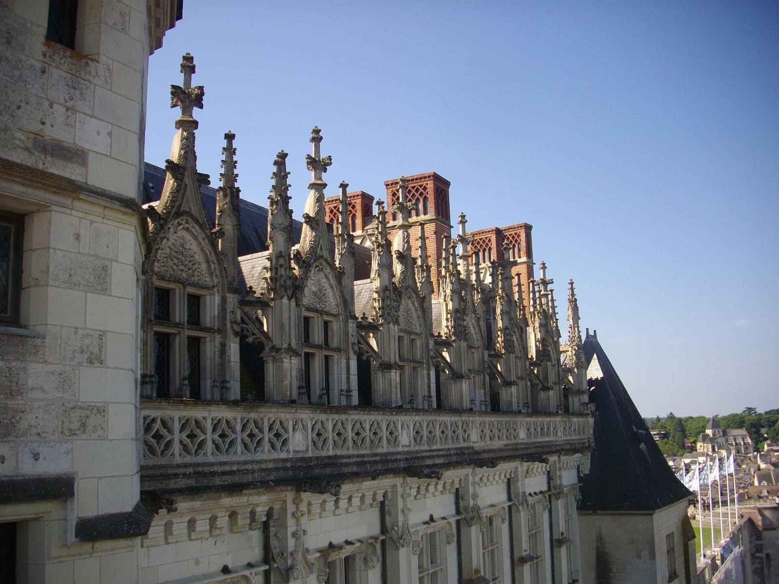 the château's Gothic dormers seen from the Tour des Minimes