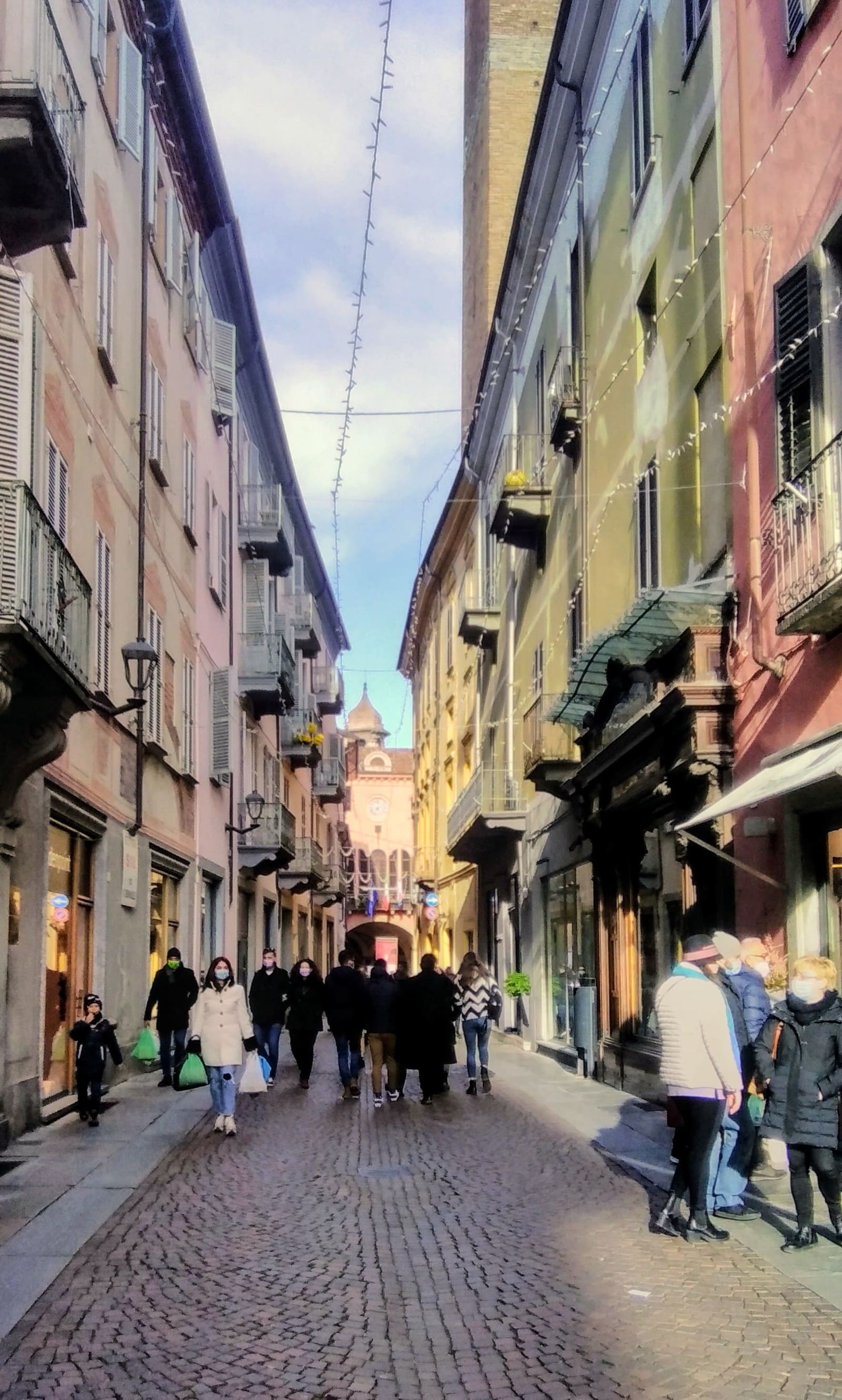 via Vittorio Emanuele, the via Maestra, on a Sunday afternoon in November, with the town hall at the end