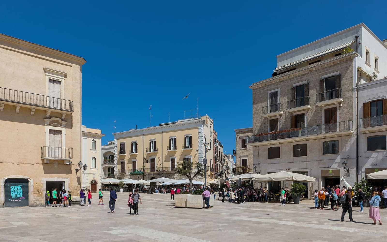piazza Mercantile, la piazza grande di Bari Vecchia