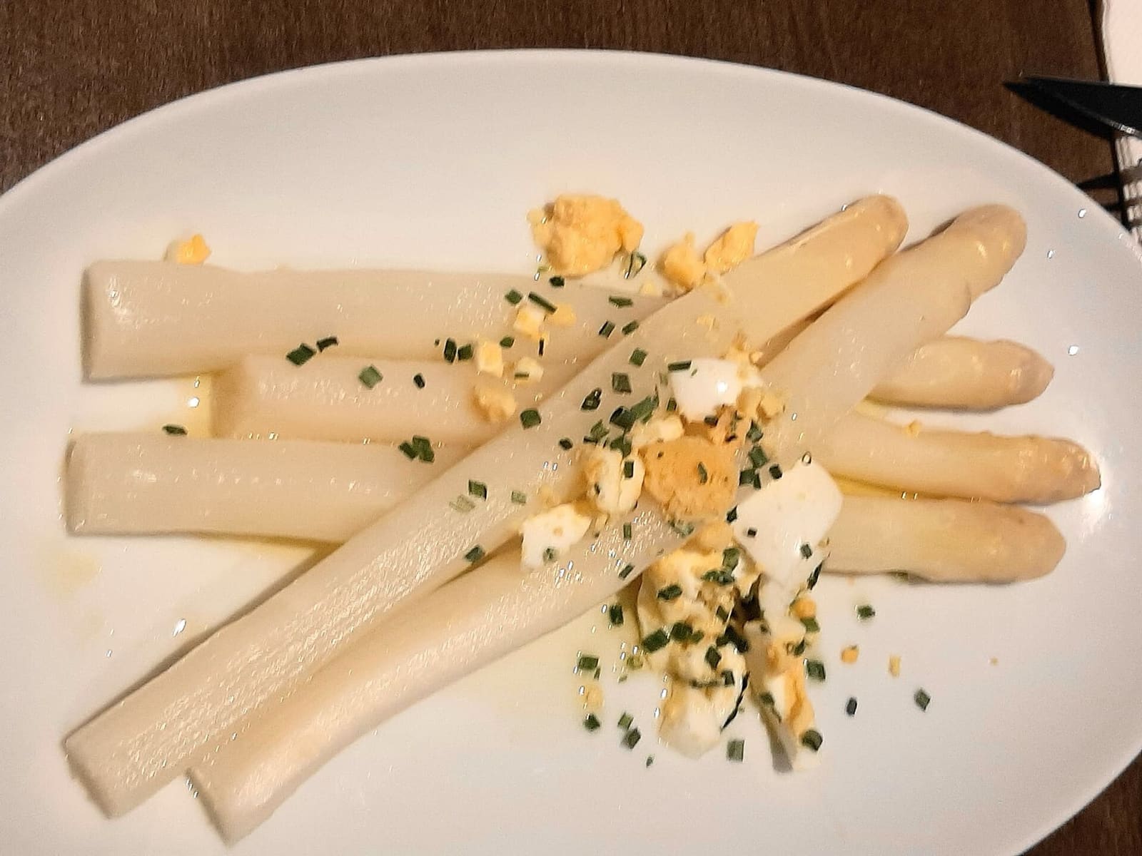 Asperges de Bassano à la sauce aux œufs durs