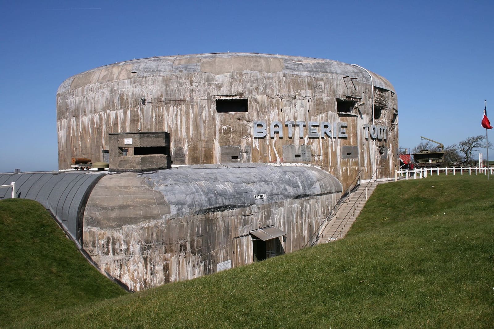 la casamatta della Turm I della Batterie Todt ad Audinghen, dove sta il museo del Vallo Atlantico