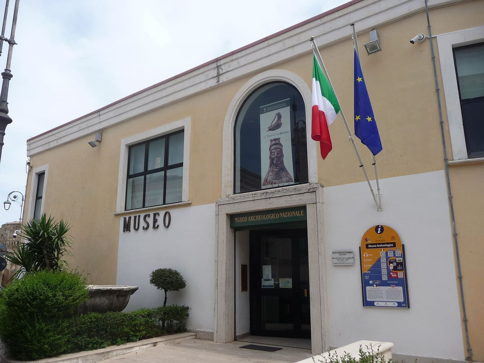 the entrance of the Museo Archeologico Nazionale, in via Risorgimento in Crotone