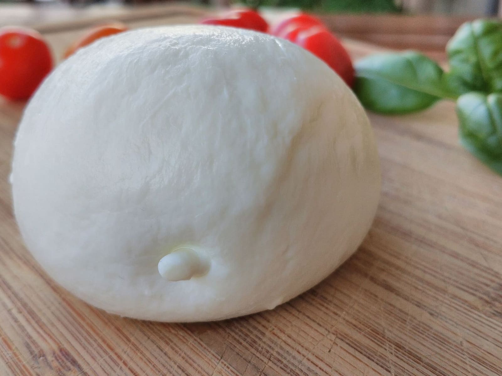 Pomodori ripieni con mozzarella, mela annurca e verdure