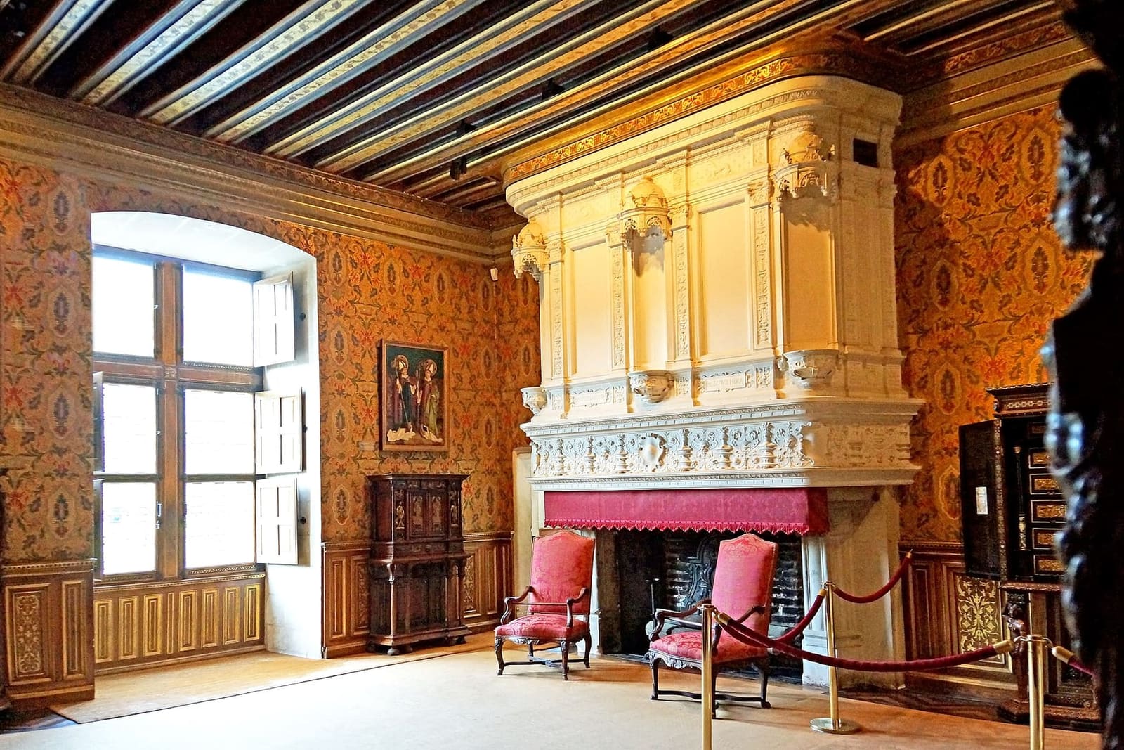le salon François Ier, avec sa cheminée Renaissance
