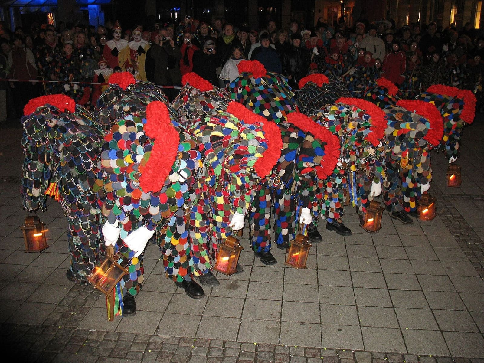 la danza delle lanterne dei Blätzlebuebe, la sera della Fasnacht del 2008