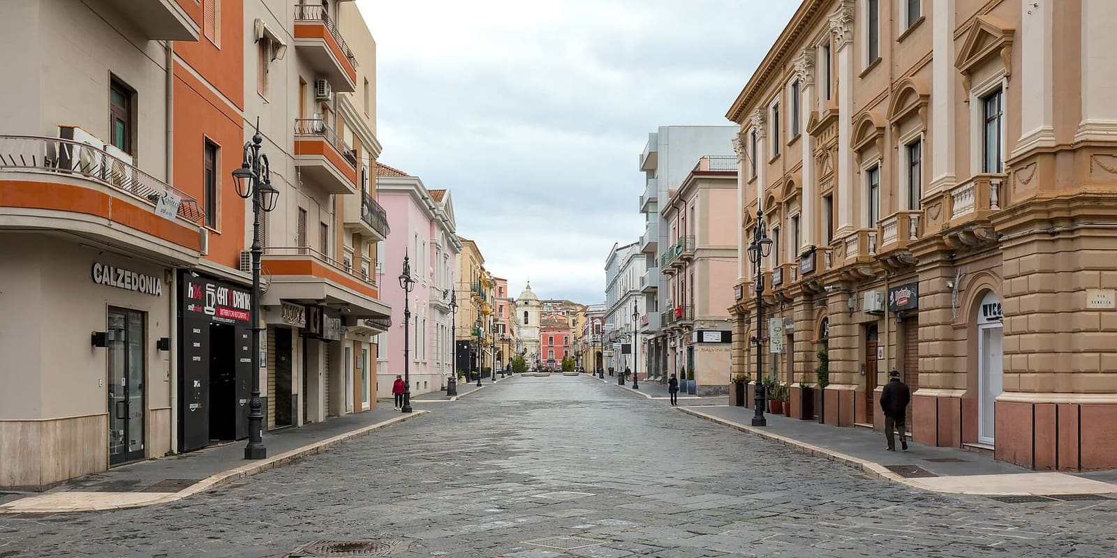 via Vittorio Veneto, la strada dei negozi