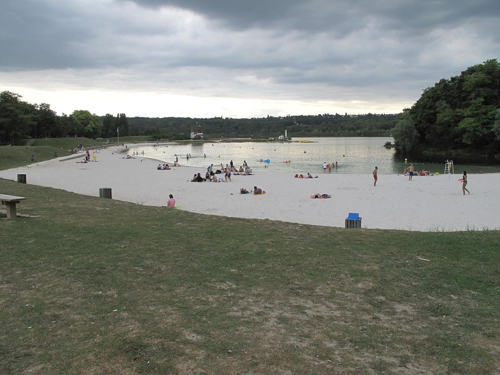 la spiaggia di sabbia sul lago dell'Île de loisirs di Jablines-Annet