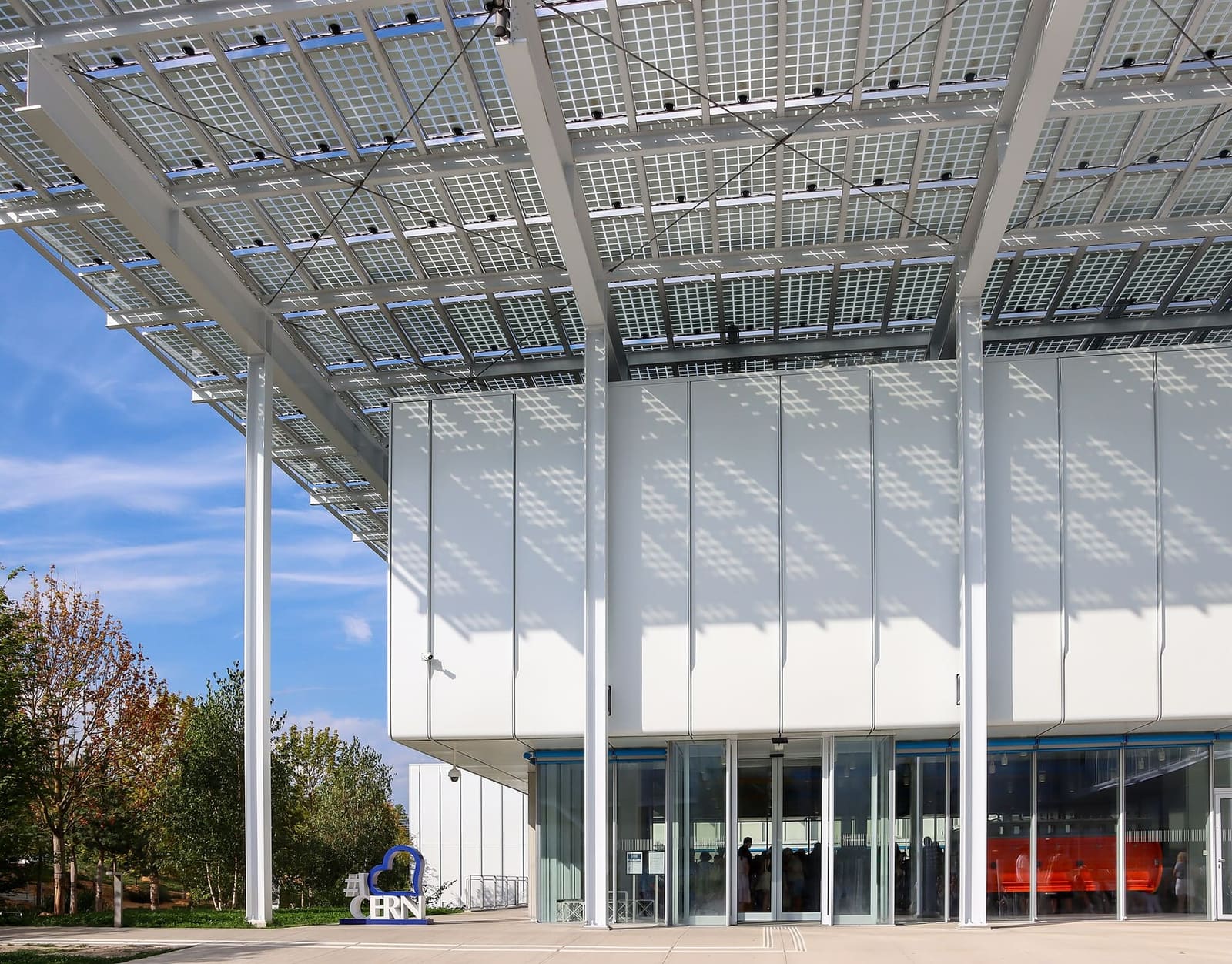 il Science Gateway del CERN, sotto il tetto di pannelli solari