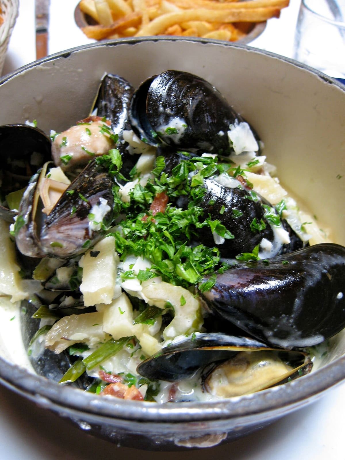 Mussels with cider and lardons