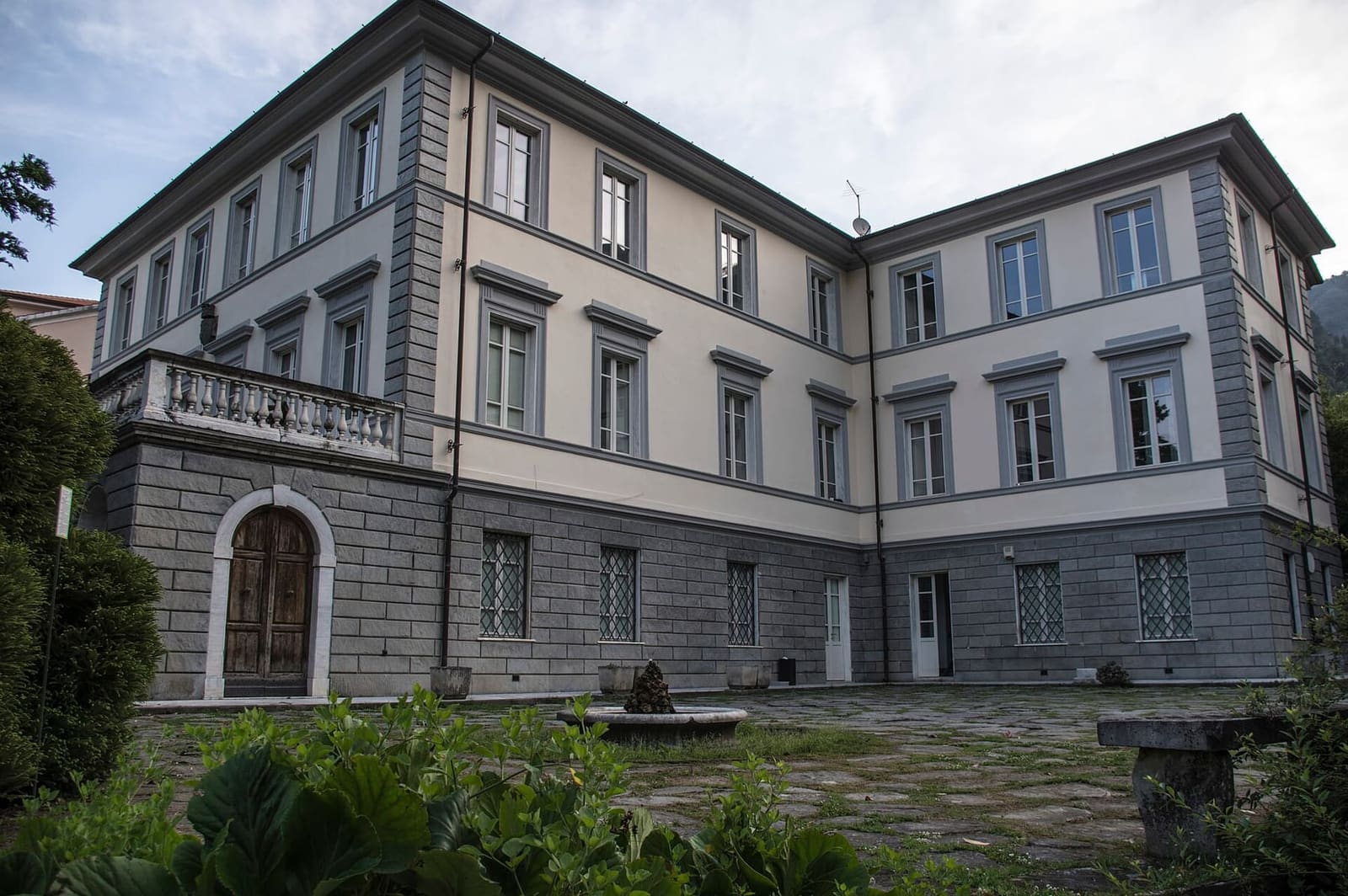 la Villa Schiff Giorgini, aujourd'hui la mairie de Montignoso
