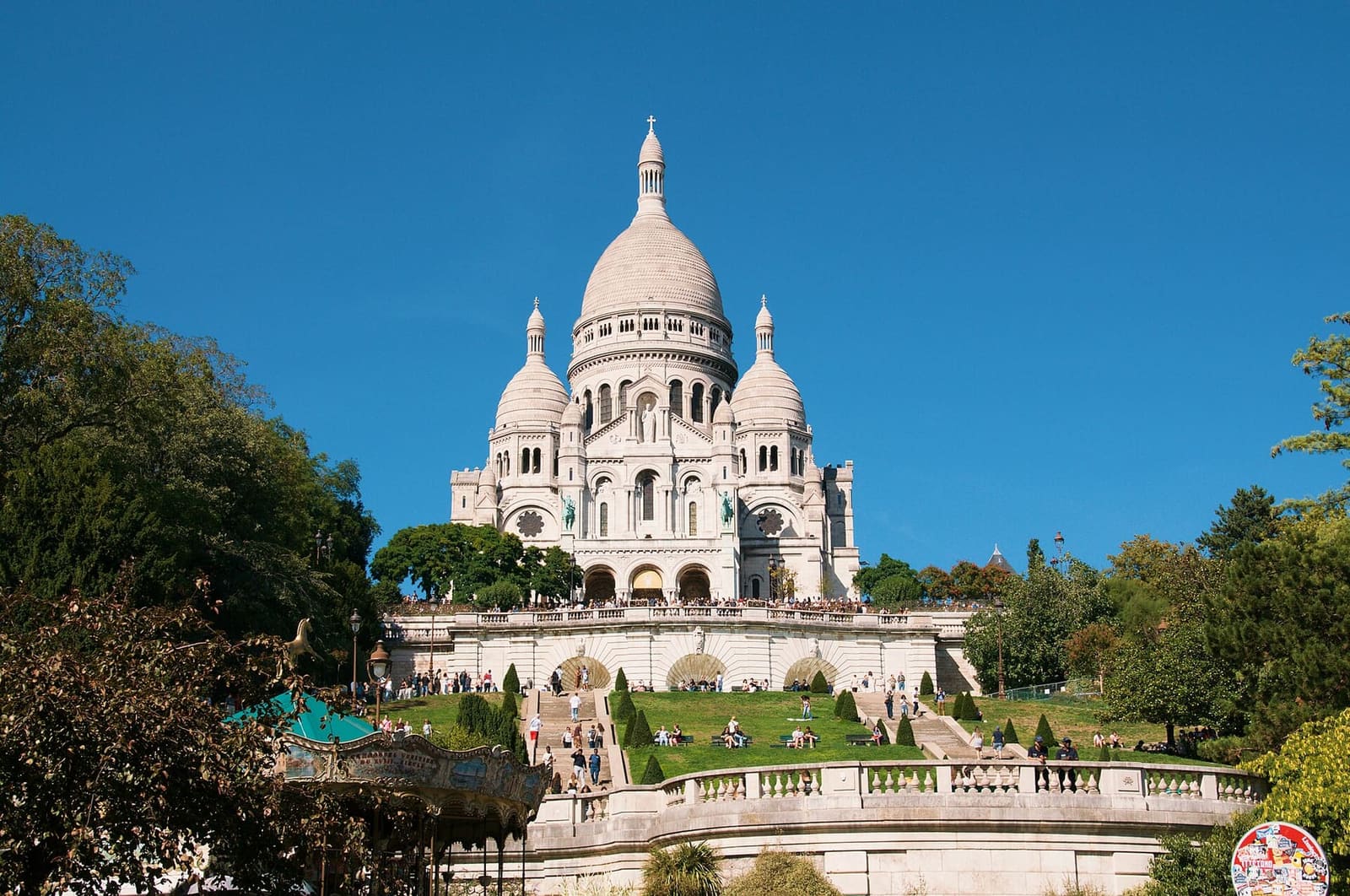 the Sacré-Cœur on top of the hill of Montmartre, above the terraced gardens