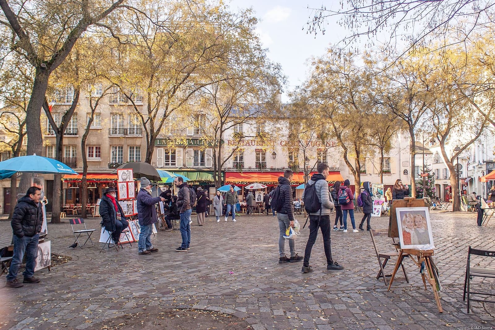 painters and their easels under the trees of Place du Tertre
