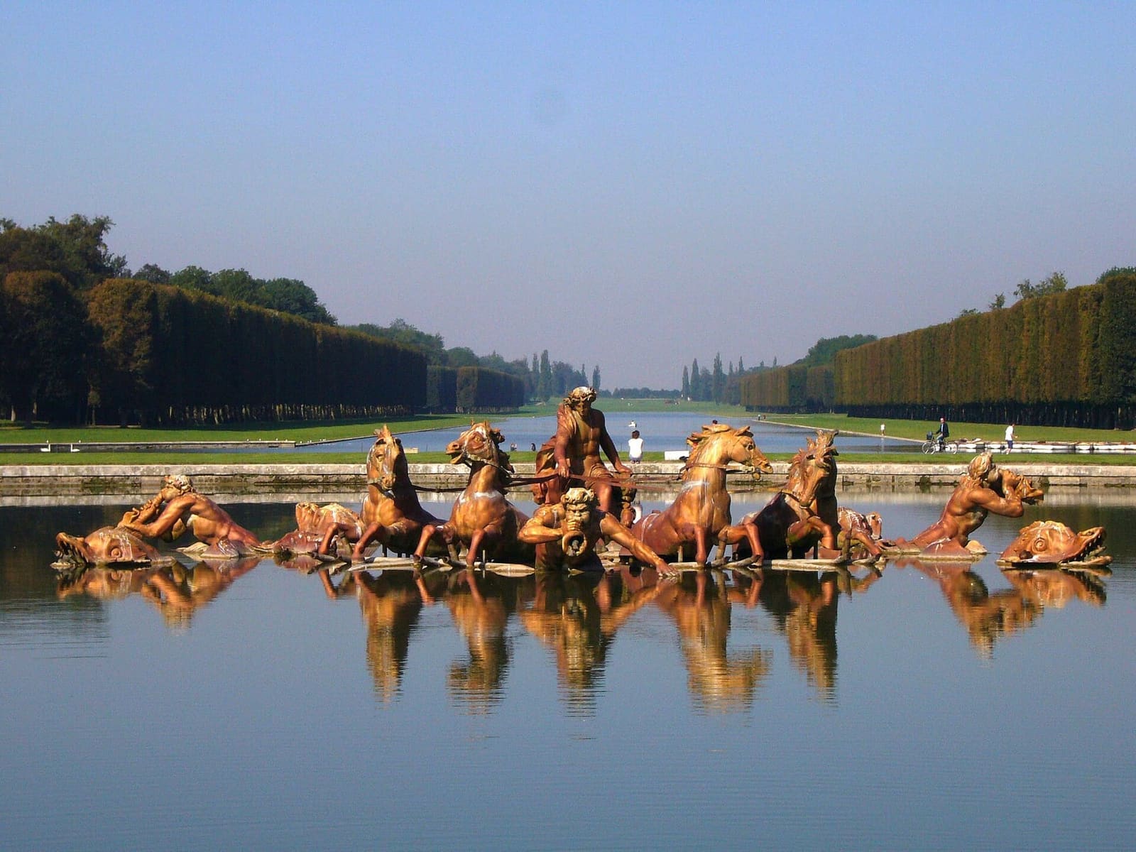 le char d'Apollon qui sort de l'eau, avec le Grand Canal derrière