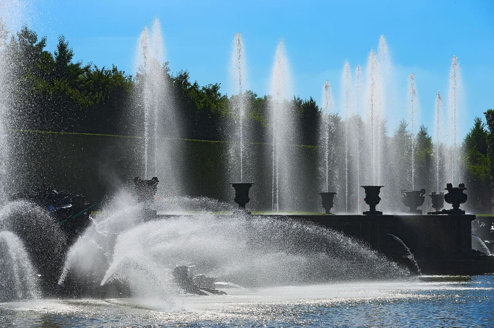 le bassin de Neptune avec tous ses jets en eau
