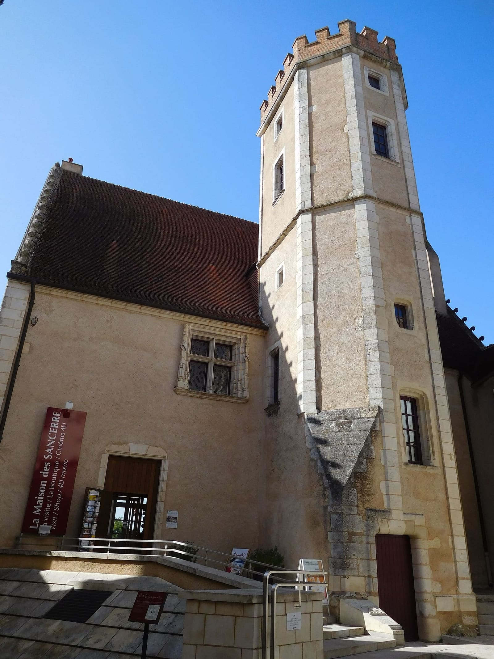 la Maison des Sancerre nel logis del XV secolo con la torre scala, a ottobre