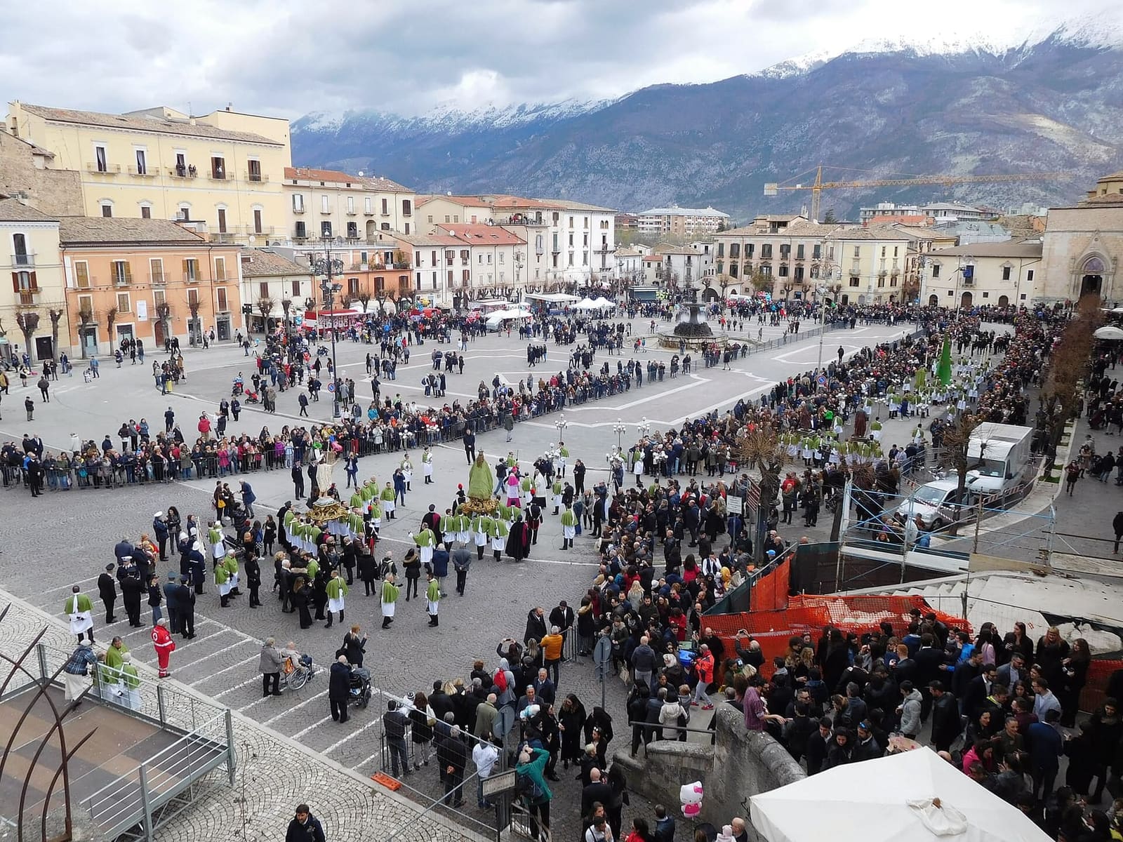 die Madonna che scappa auf der piazza Garibaldi, am Ostersonntag 2018