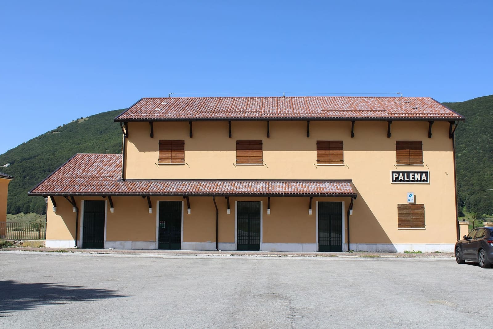 Palena station at Quarto Santa Chiara, on the plateau far from the village
