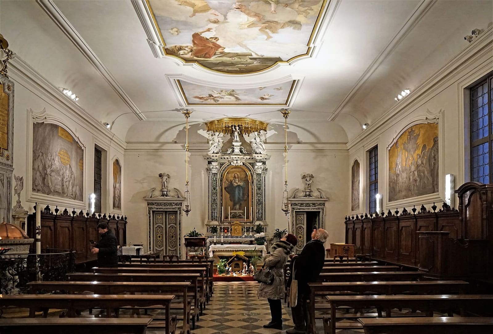das Innere des Oratorio della Purità mit den Malereien von Giambattista und Giandomenico Tiepolo