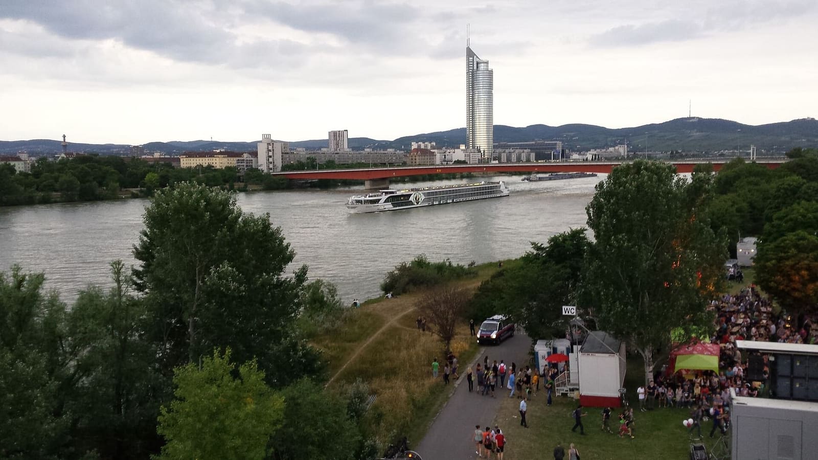 il Danubio dall'isola durante il Donauinselfest del 2015